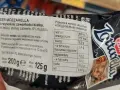 Ser mozzarella o wysokiej zawartości białka (18,5g/100g), w lekko słonej zalewie, 8% tłuszczu. Idealny dla dbających o dietę.